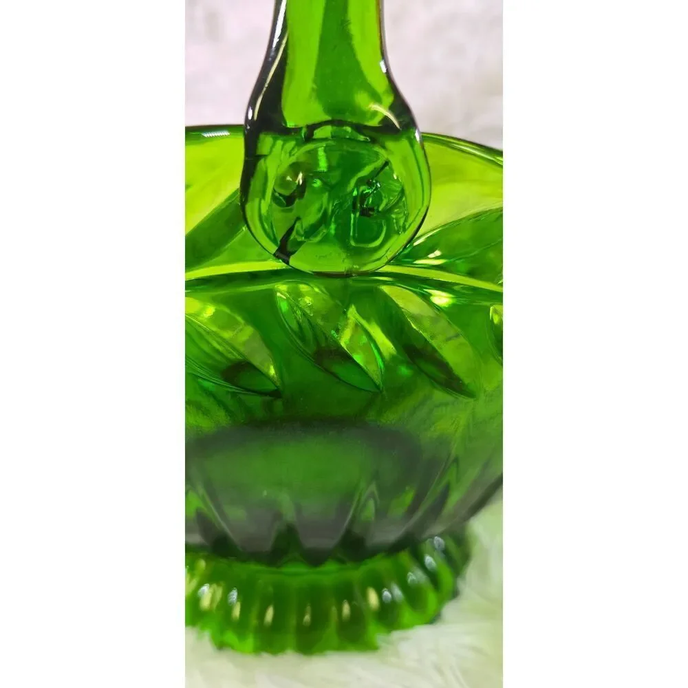Tiara Exclusive Emerald Green Laurel Basket